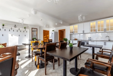 Коттедж 400 м² на участке 20 сот.