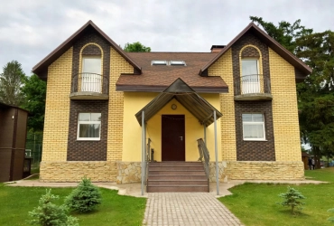 Коттедж 800 м² на участке 1,6 га