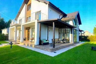 8-к. коттедж, 410 м²