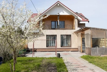 Дом 220 м² на участке 10 сот.