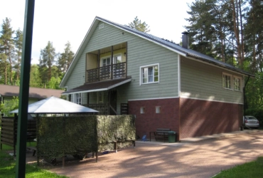 Коттедж 220 м² на участке 80 сот.