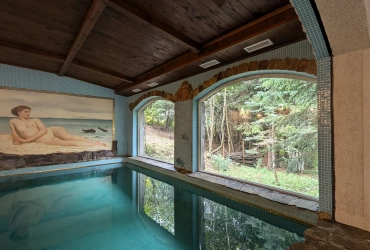 Коттедж 620 м² на участке 8 сот.